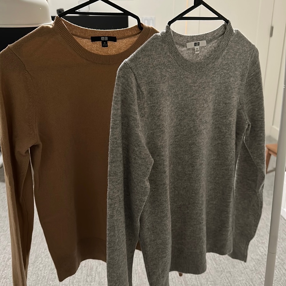 2 never worn sweaters from Uniqlo size XS